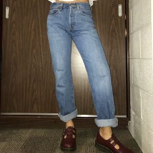 VINTAGE LEVI 501 WOMENS